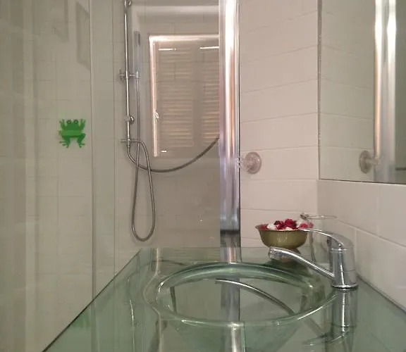 Pensión Short Let *